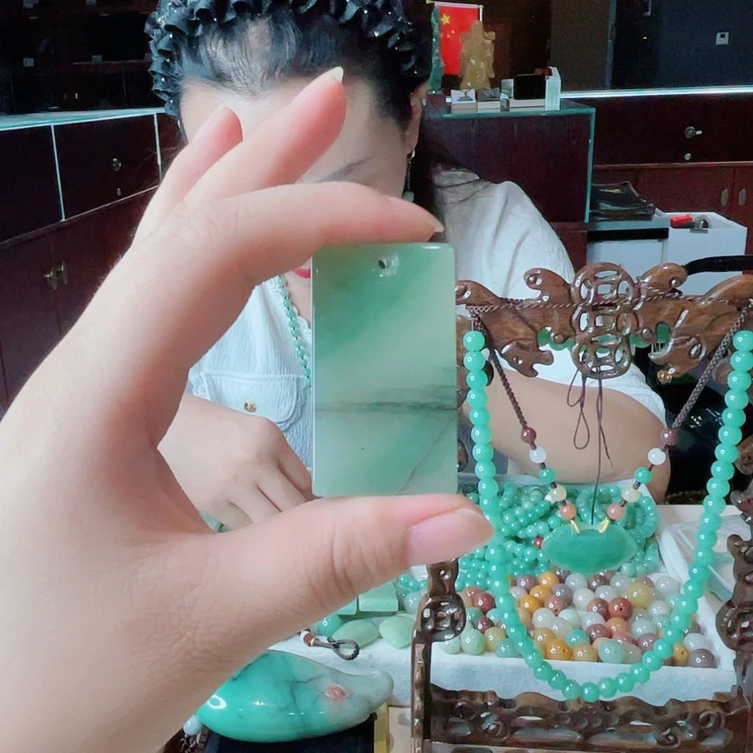 密玉（石英质玉）未镶嵌颈饰