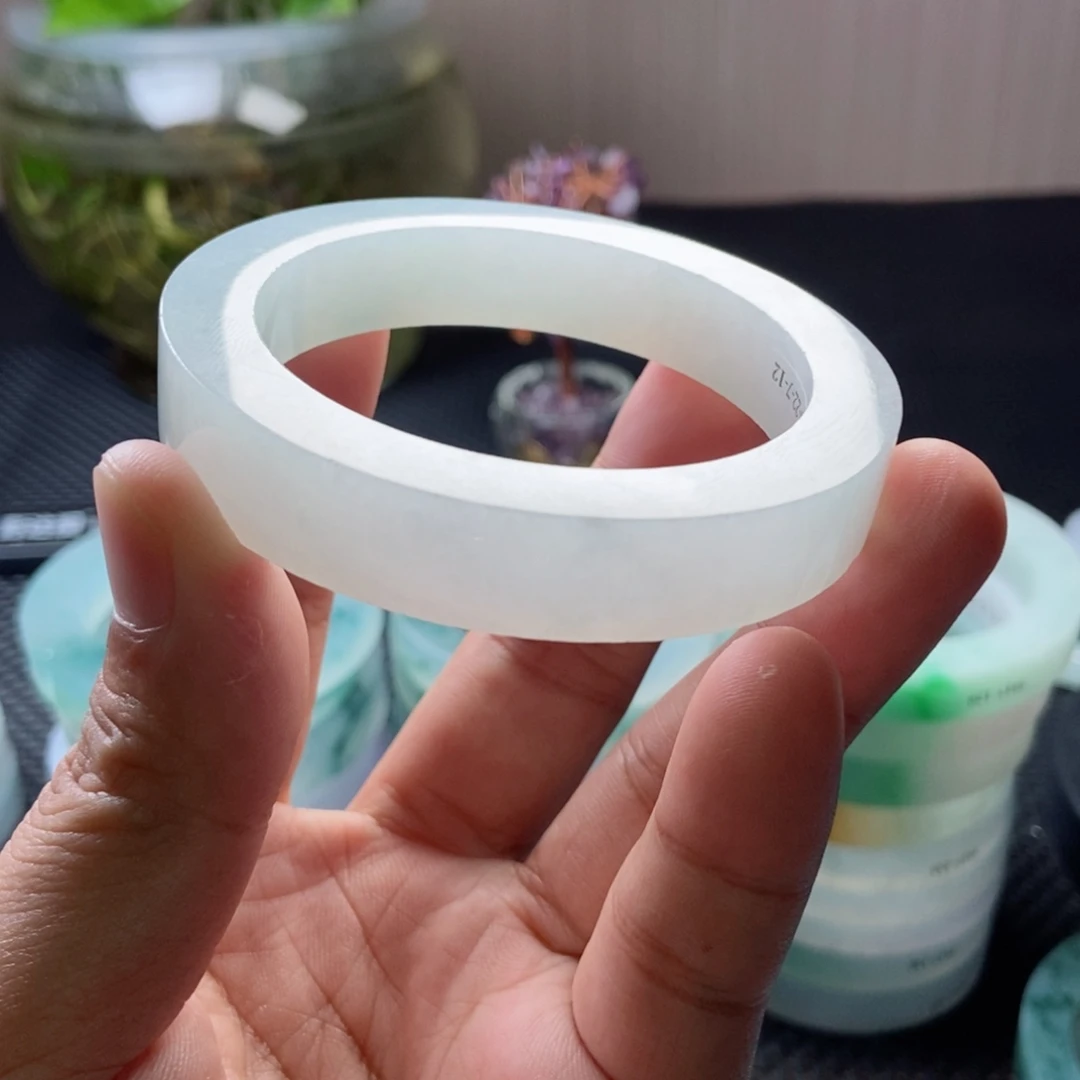 张***慈定制翡翠未镶嵌手镯