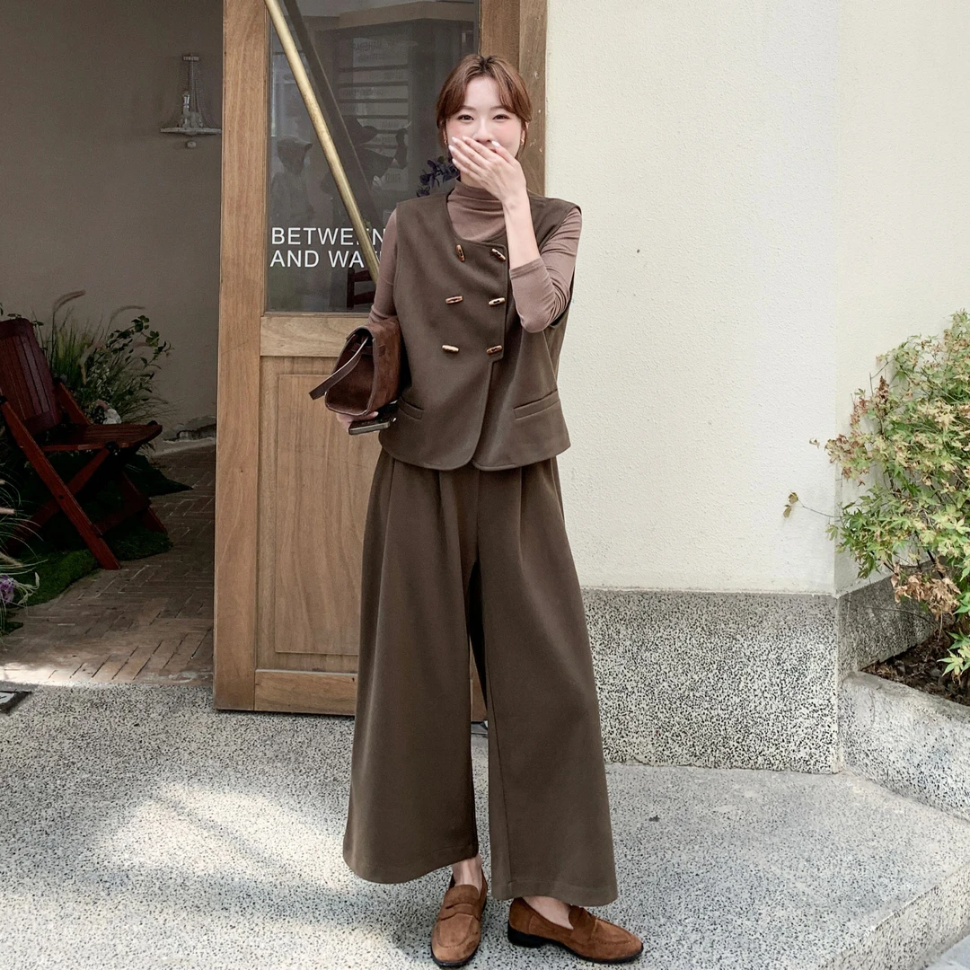 复古学院风俏皮减龄套装女秋季新款时髦设计感马甲打底长裤三件套