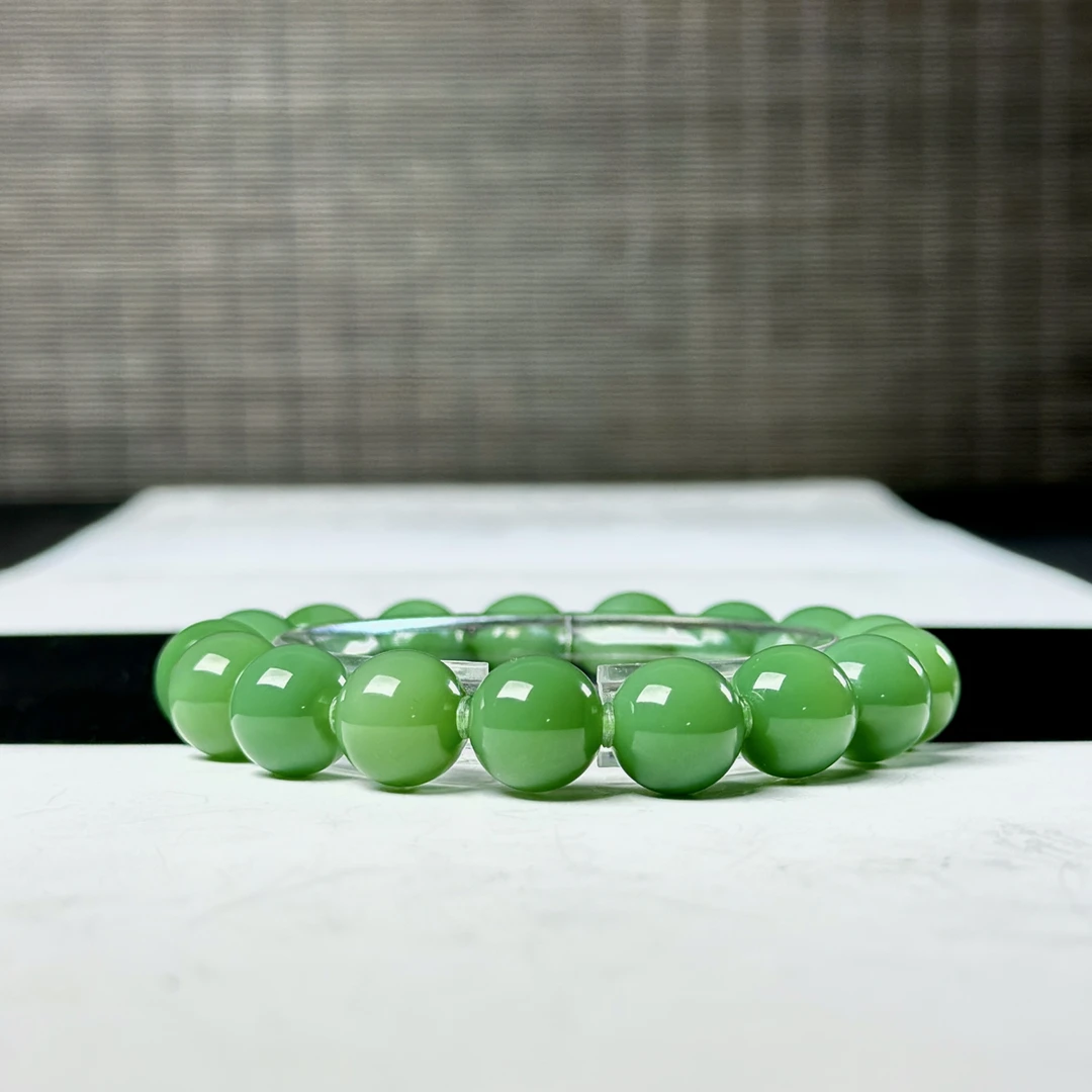 【俄料】和田玉碧玉夹层料瓷粉绿高瓷绿完美级别圆珠手串珠径约12mm