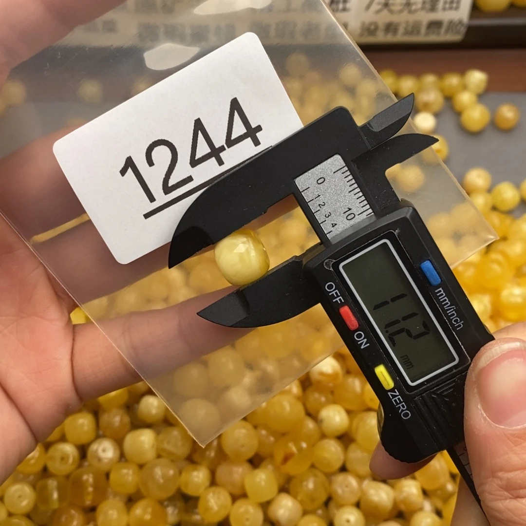 蜜蜡珠宝奇石未镶嵌