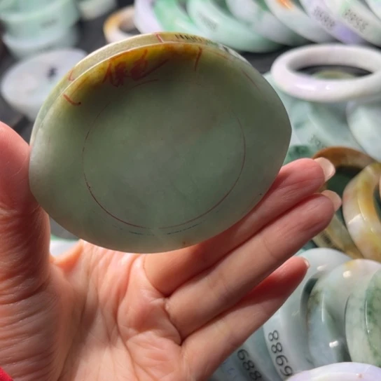 定制翡翠未镶嵌手镯