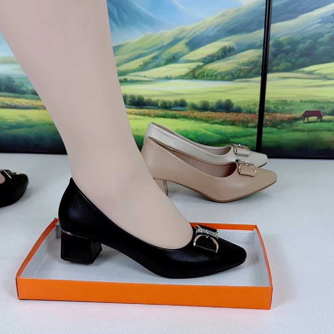 新款3公分春季时尚女士单鞋舒适百搭中跟浅口女方口鞋软底妈妈鞋