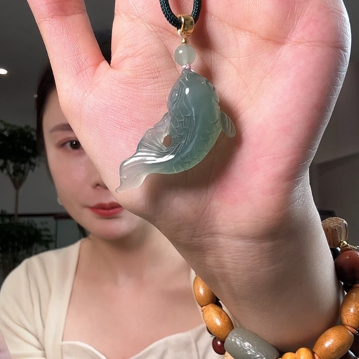 l***⁹蛇纹石玉未镶嵌颈饰