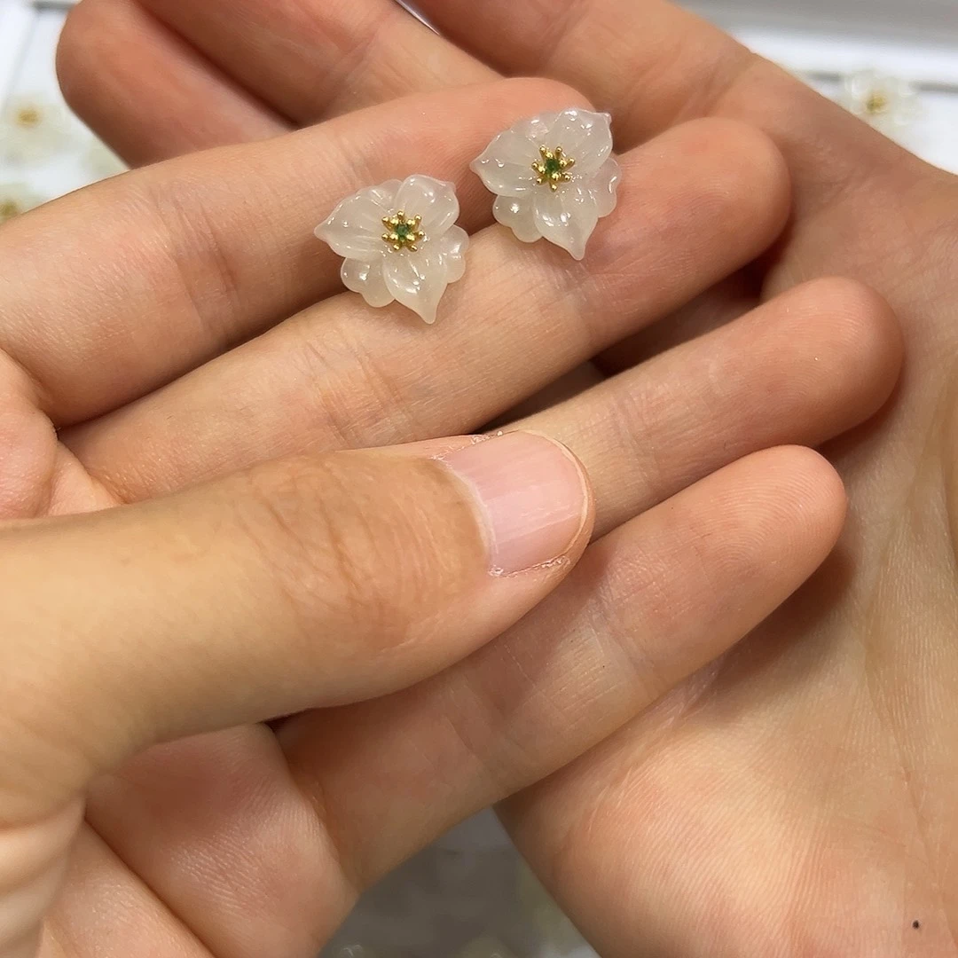 银S925镶嵌和田玉耳饰中**芳