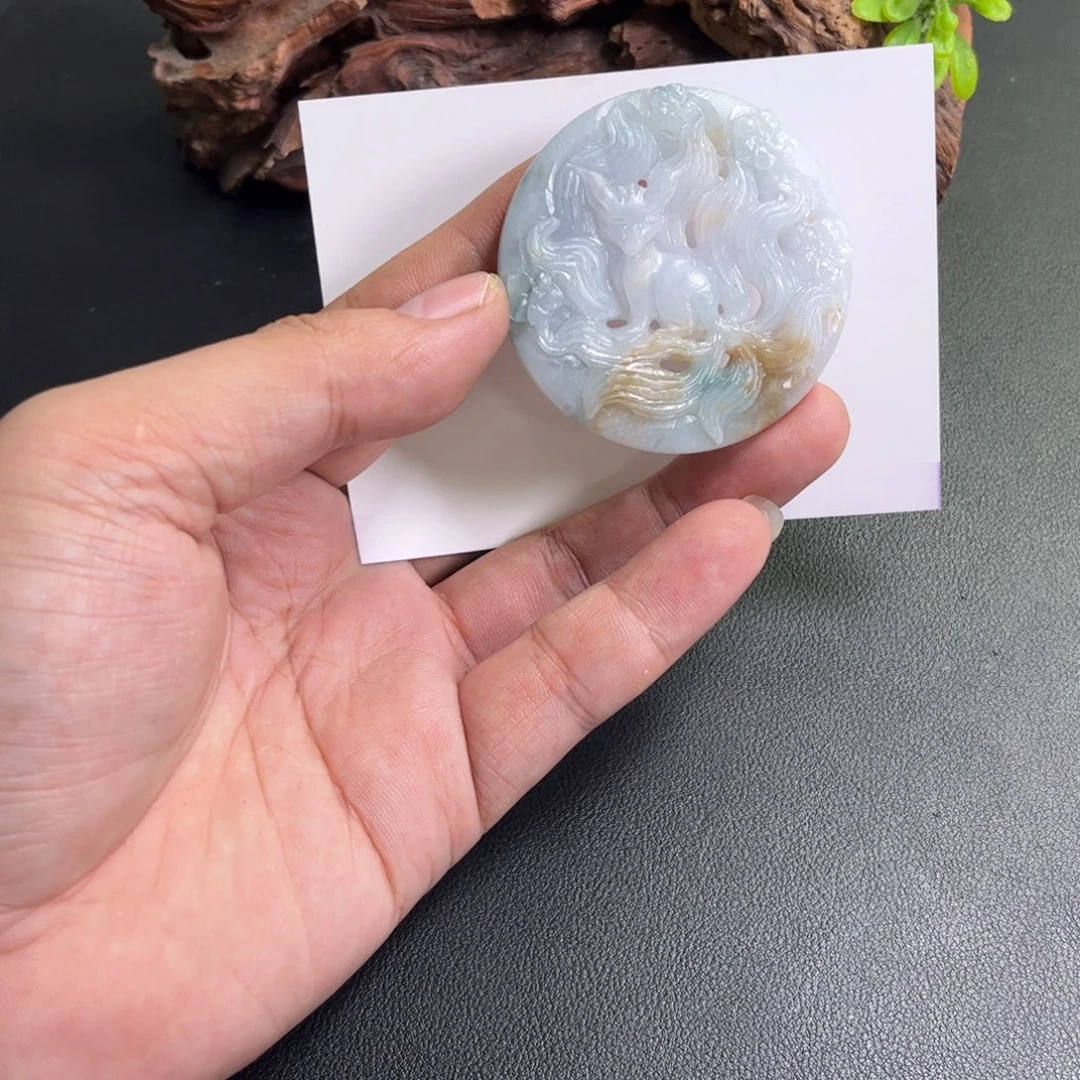 定制翡翠未镶嵌九尾狐