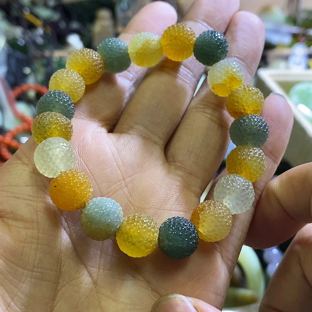 未镶嵌岫玉手链一个
