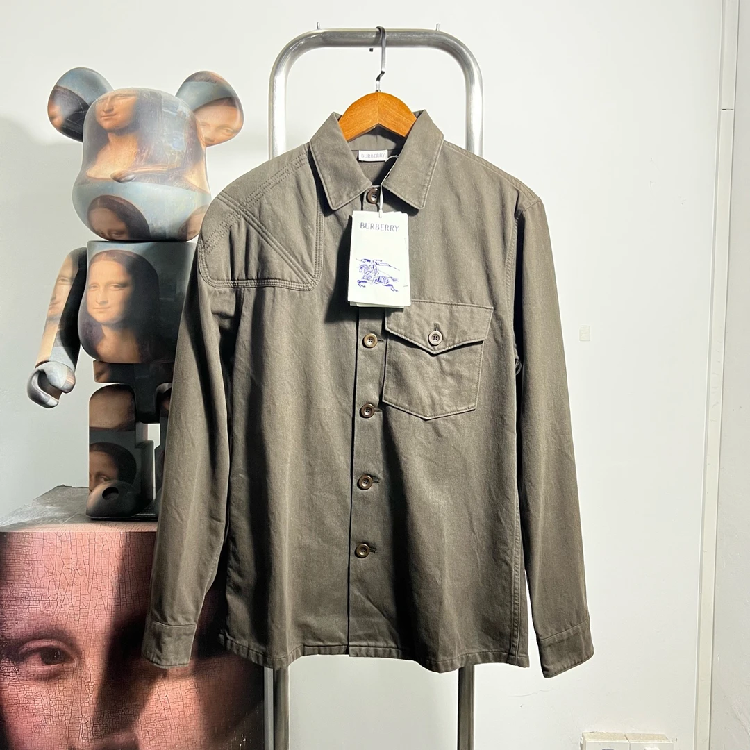 未使用 BURBERRY/博柏利 新款外套 V1408尺码：XS胸围52衣长74