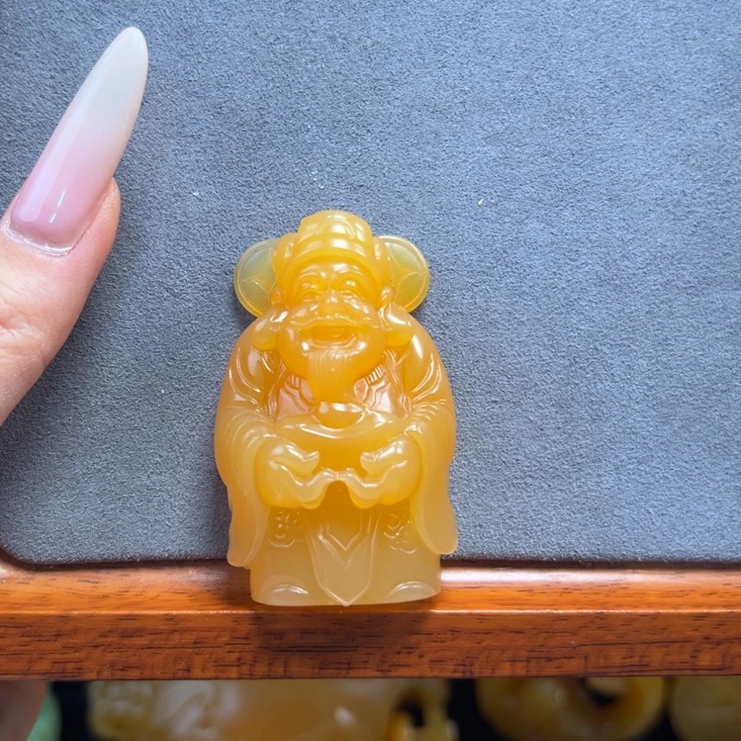 宝***叔石英质玉（缅黄）未镶嵌手玩件