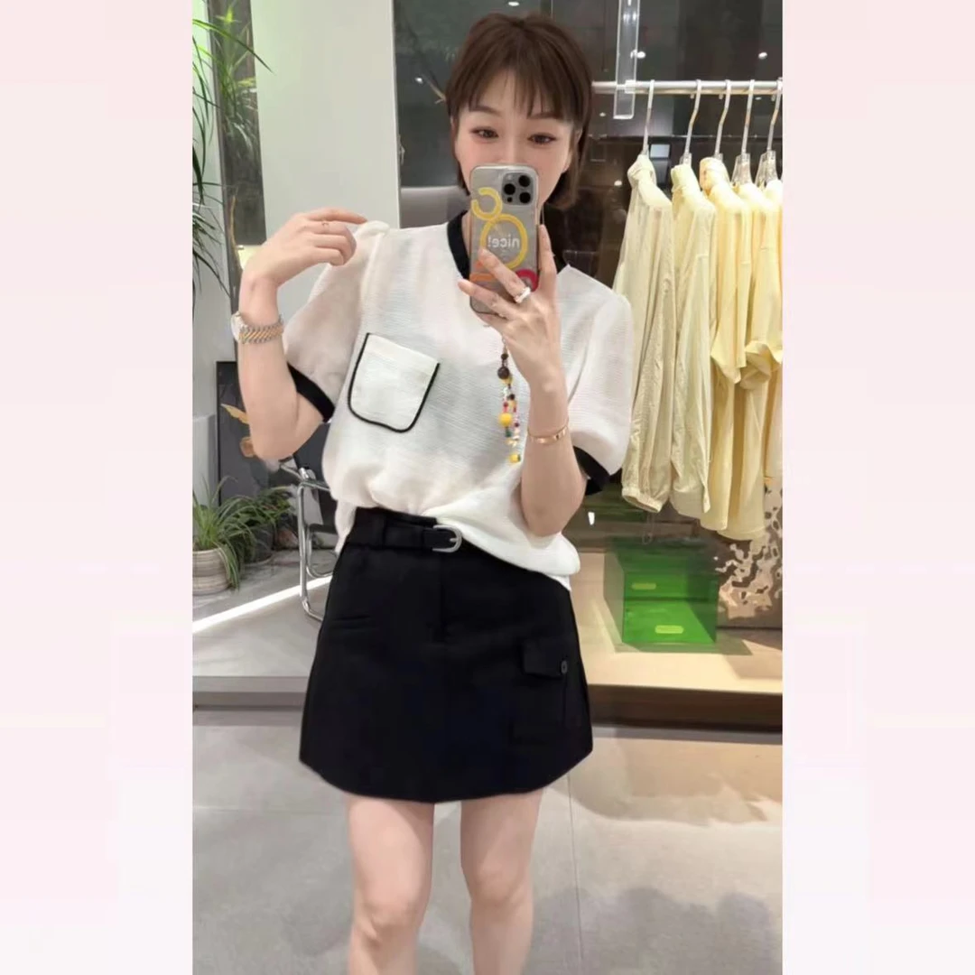 春苗女装   木耳边领精致上衣    时尚百搭显瘦设计感