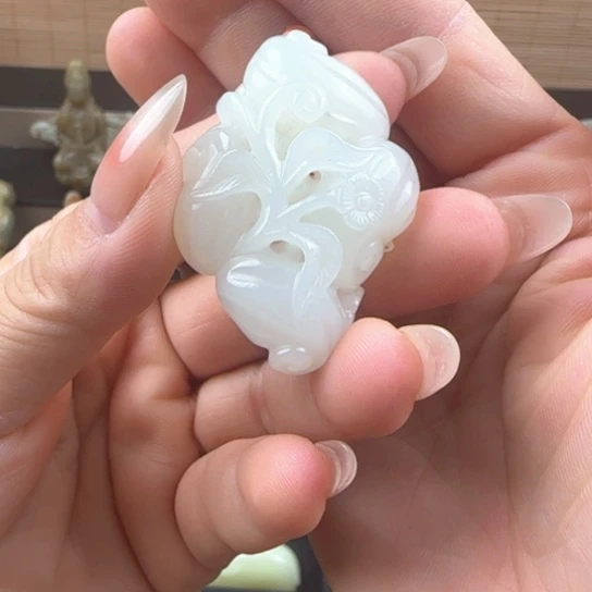 和田玉（糖玉）未镶嵌颈饰