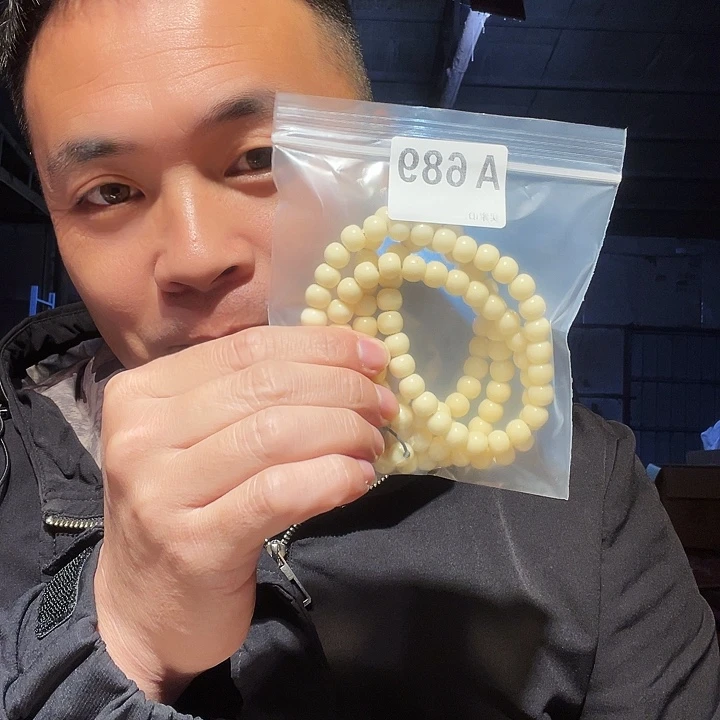 大叶紫檀（黑酸枝木类）文玩689