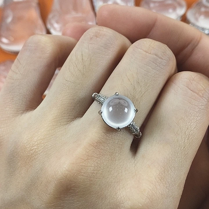 石英质玉合金颈饰