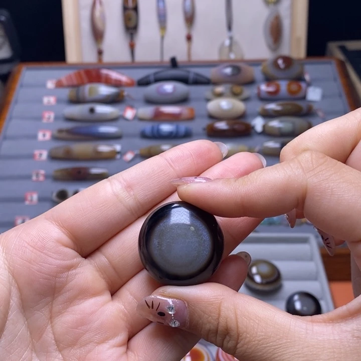 星***玛瑙/玉髓未镶嵌颈饰