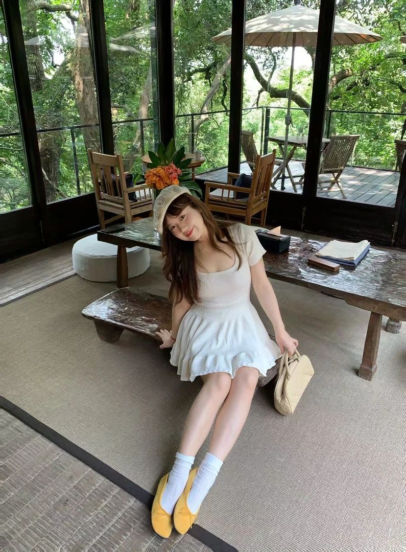 米米子定制纯欲风U领短袖针织上衣夏季女款收腰显瘦宽松下摆新款