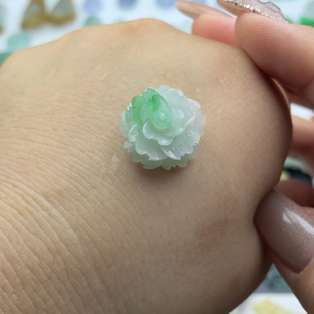 颈饰未镶嵌翡翠花花