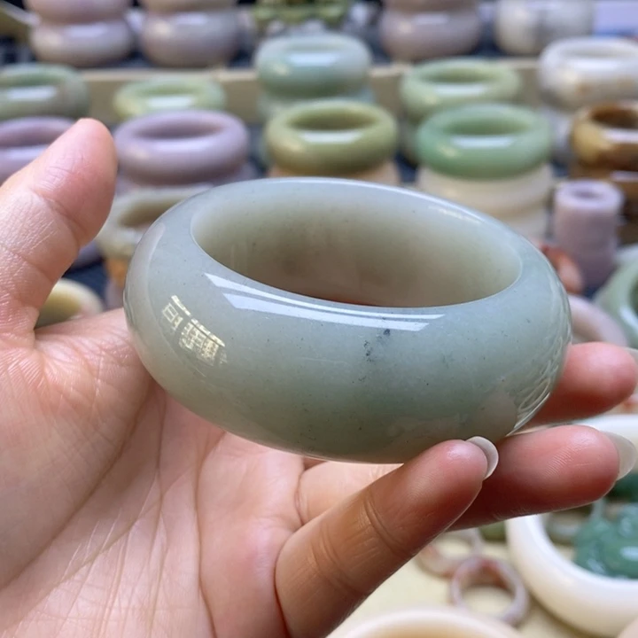 石英质玉未镶嵌手镯