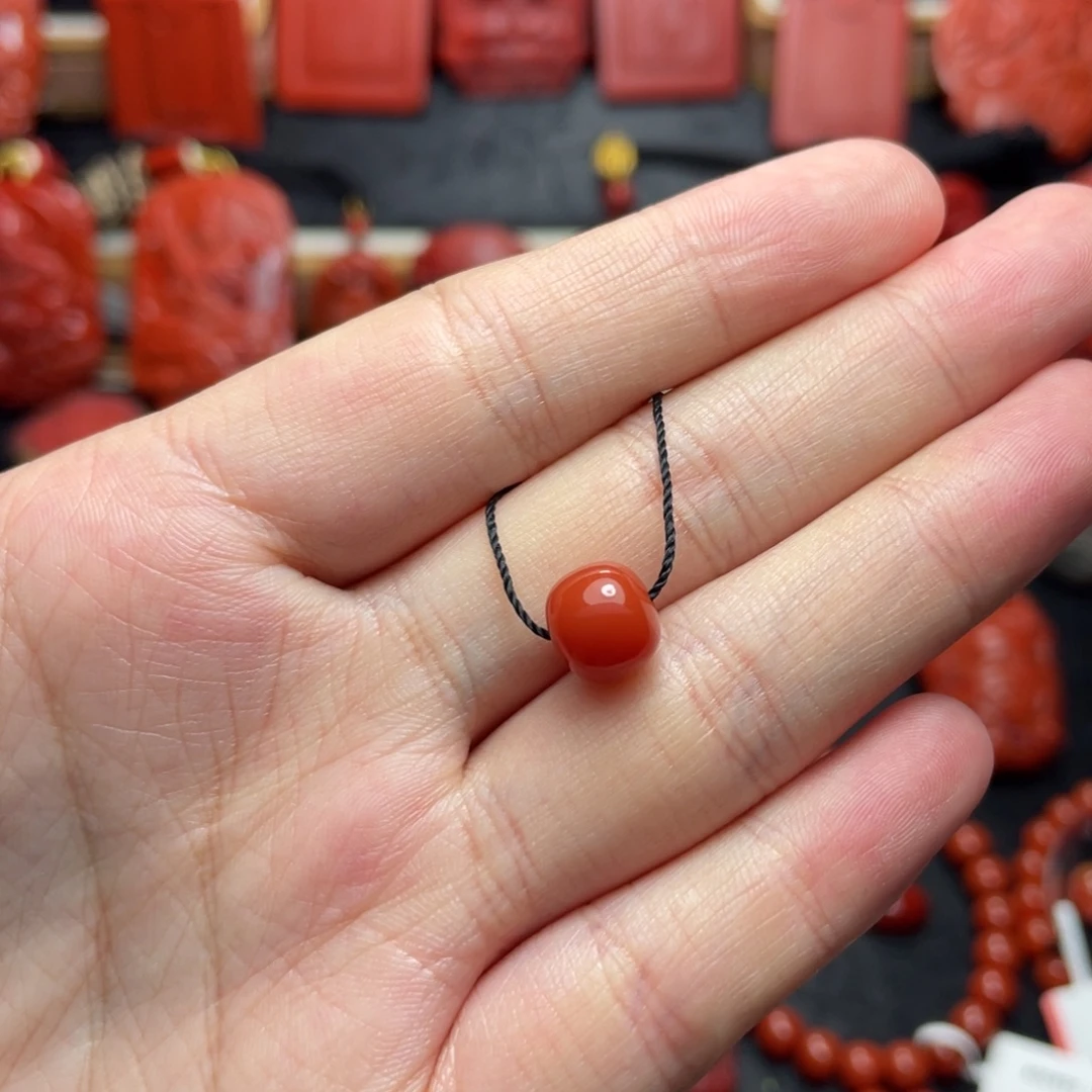 Q***F颈饰未镶嵌南红玛瑙