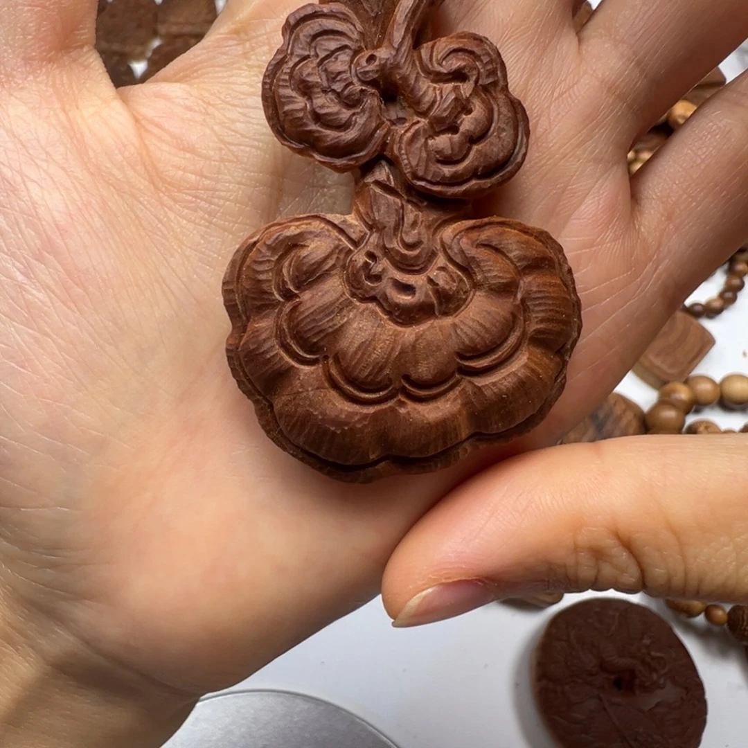檀香木纯手工灵芝