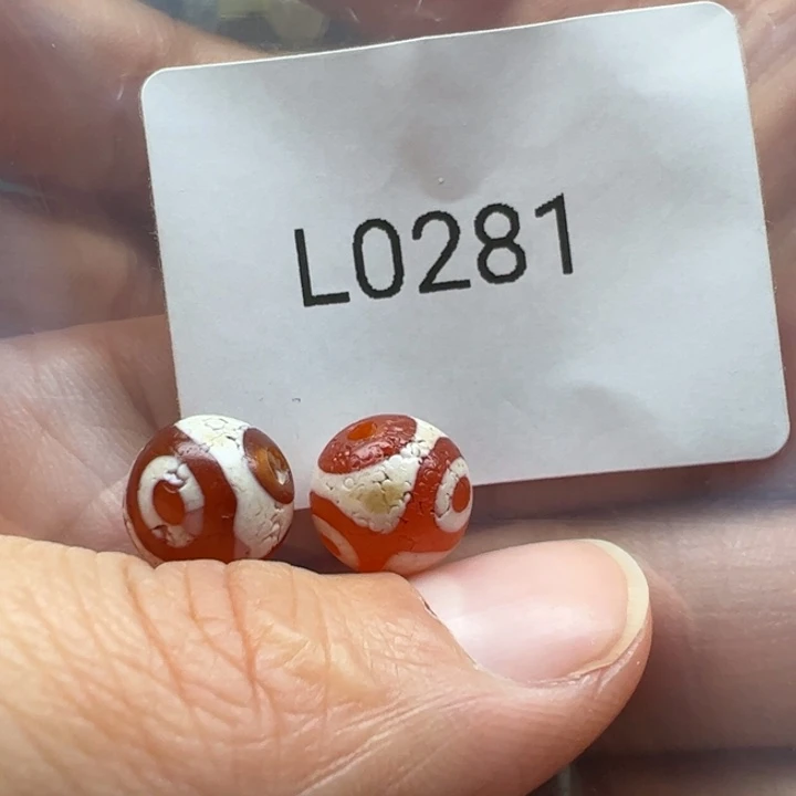 胡***妞玛瑙/玉髓未镶嵌珠宝半成品
