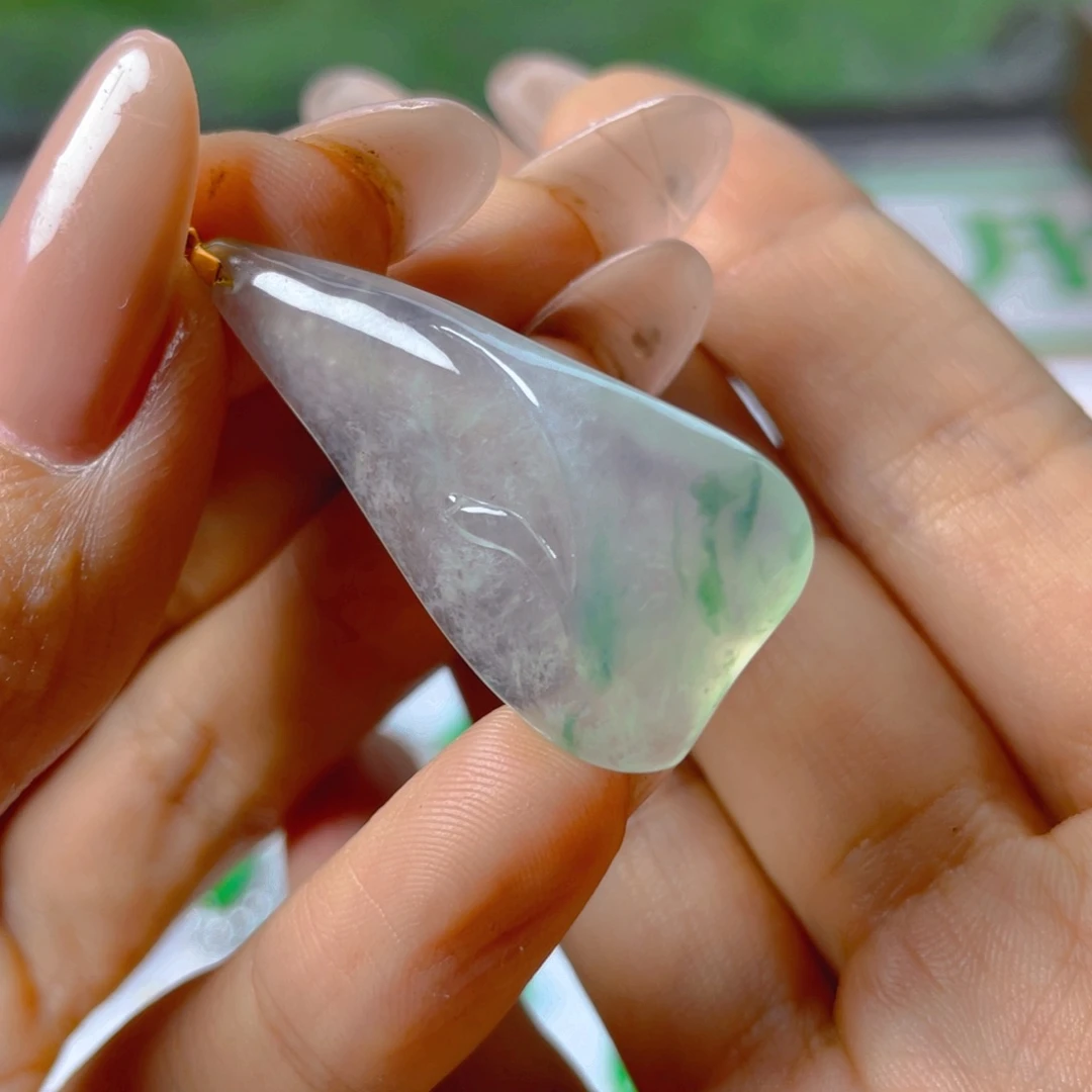 翡翠18K金镶嵌颈饰Y**G翡翠660