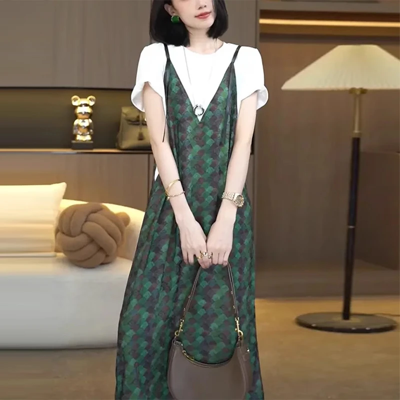 法式复古风格子拼假两件连衣裙女2025年新款爆款裙子宽松遮屁股女