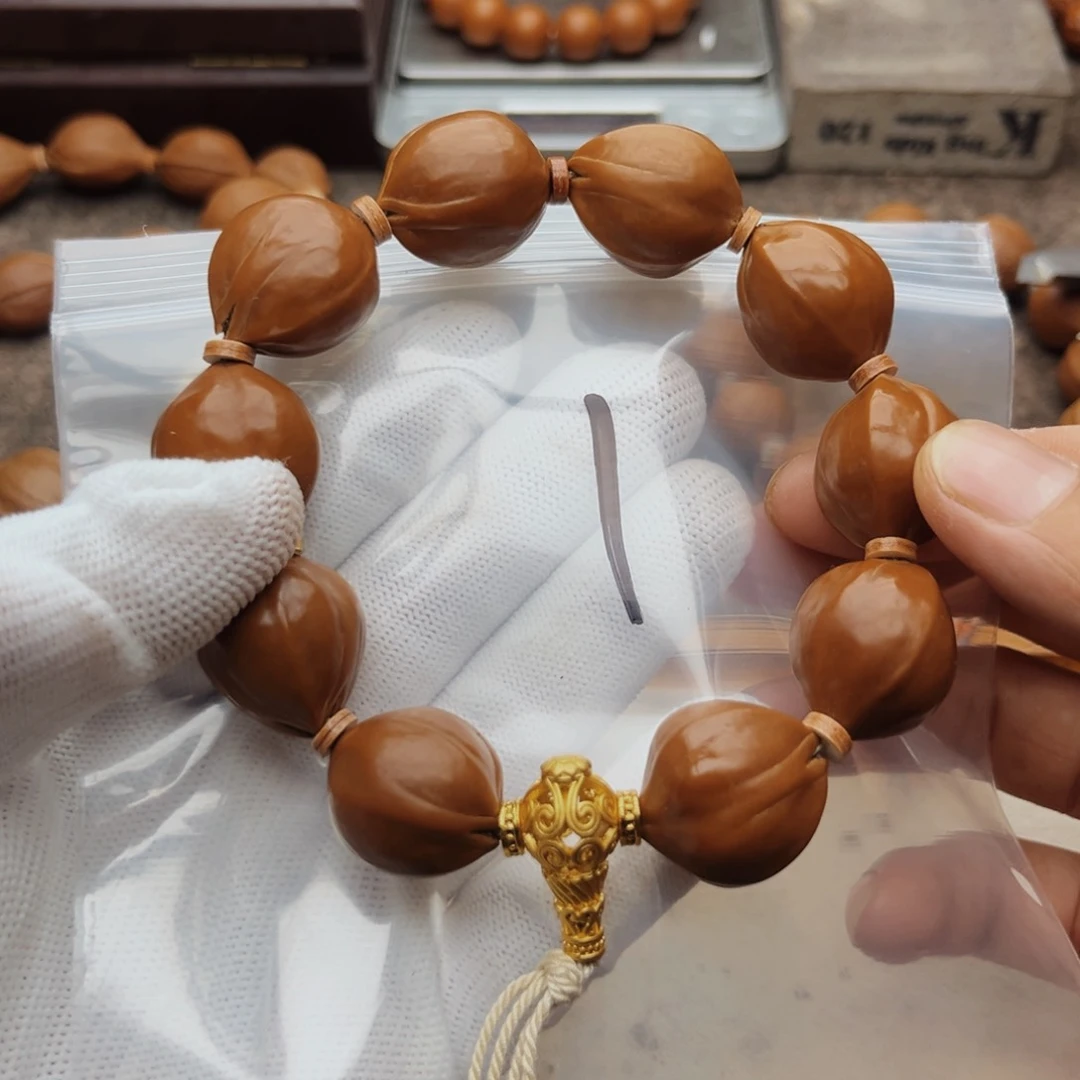 橄榄核手串/手链1号，1.9×2.2三面佛