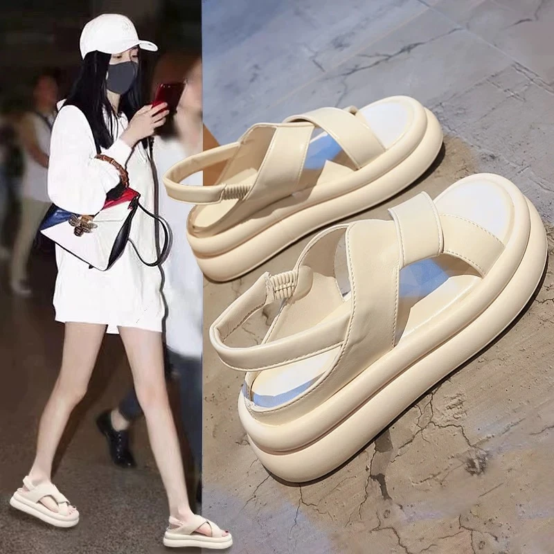 踩屎感凉鞋女款夏季外穿2025新款厚底罗马鞋超火松紧带沙滩鞋时尚