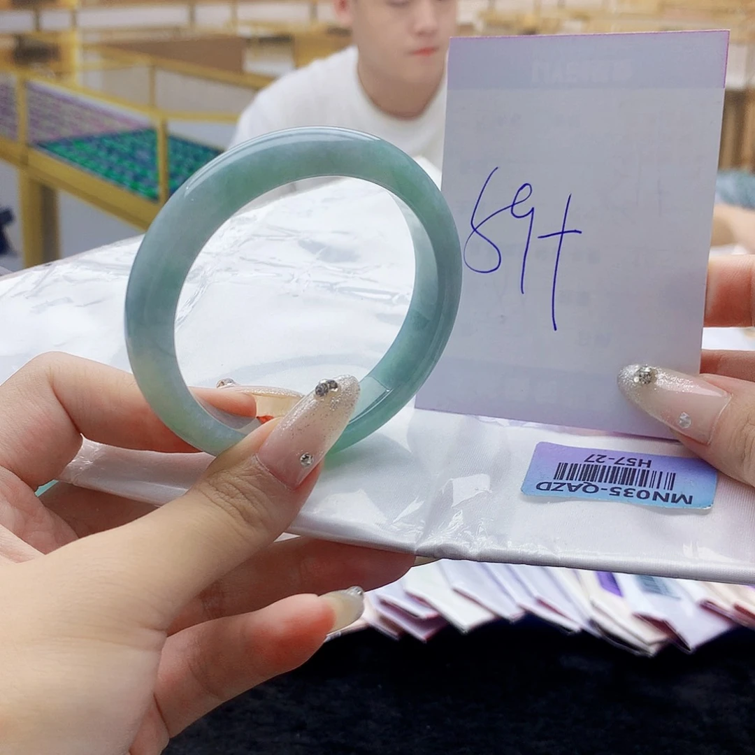 翡翠手镯未镶嵌000……