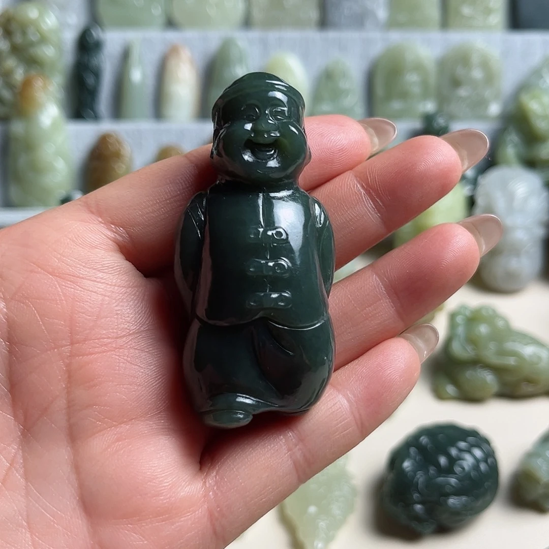 和田玉未镶嵌把件