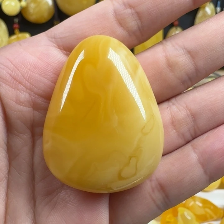 蜜蜡未镶嵌珠宝奇石