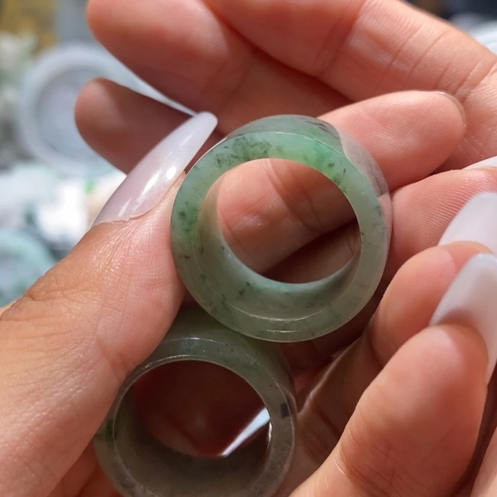 翡翠未镶嵌吊坠(不含链)A157