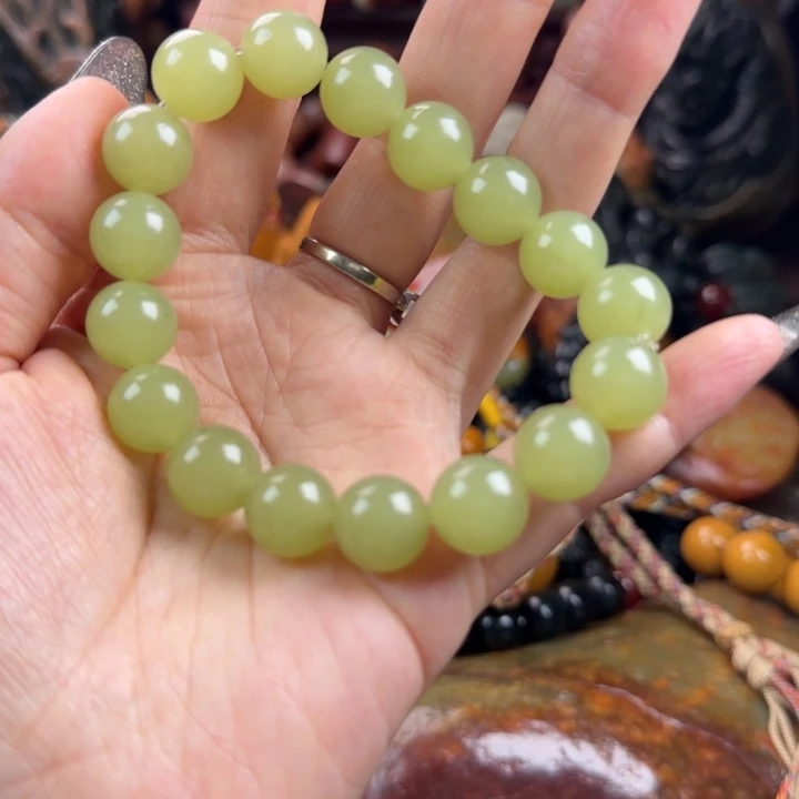 透闪石质玉未镶嵌珠宝奇石