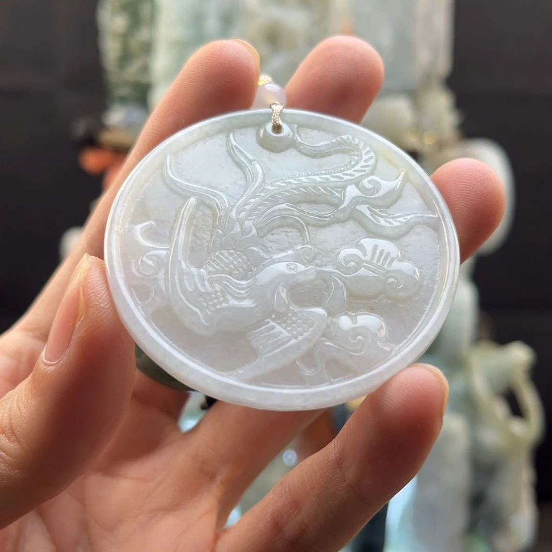 翡翠未镶嵌颈饰凤凰