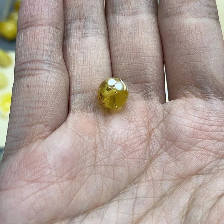 琥珀裸石未镶嵌微瑕小圆珠8.7