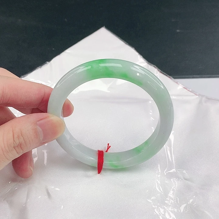 翡翠未镶嵌手镯圈57.3。03086