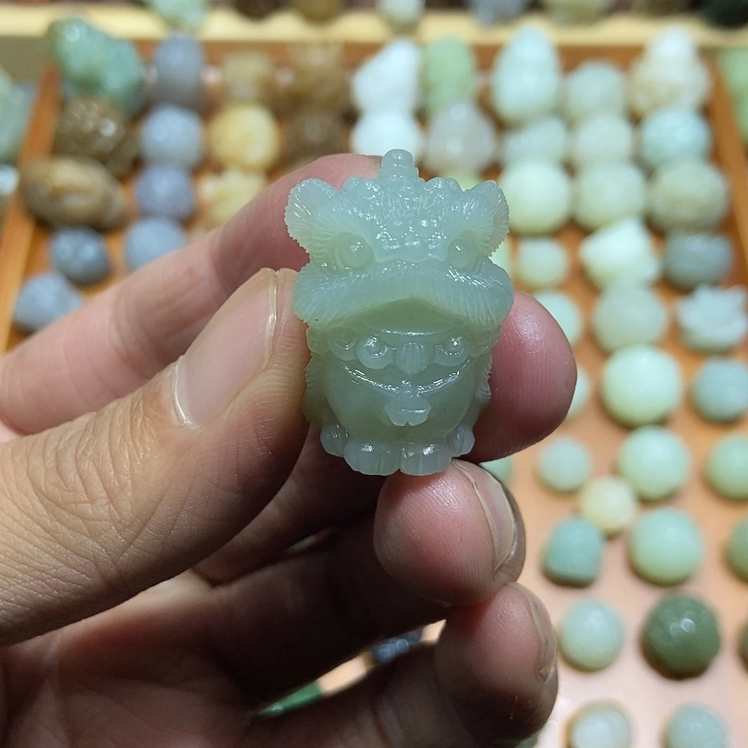 和田玉未镶嵌颈饰定制