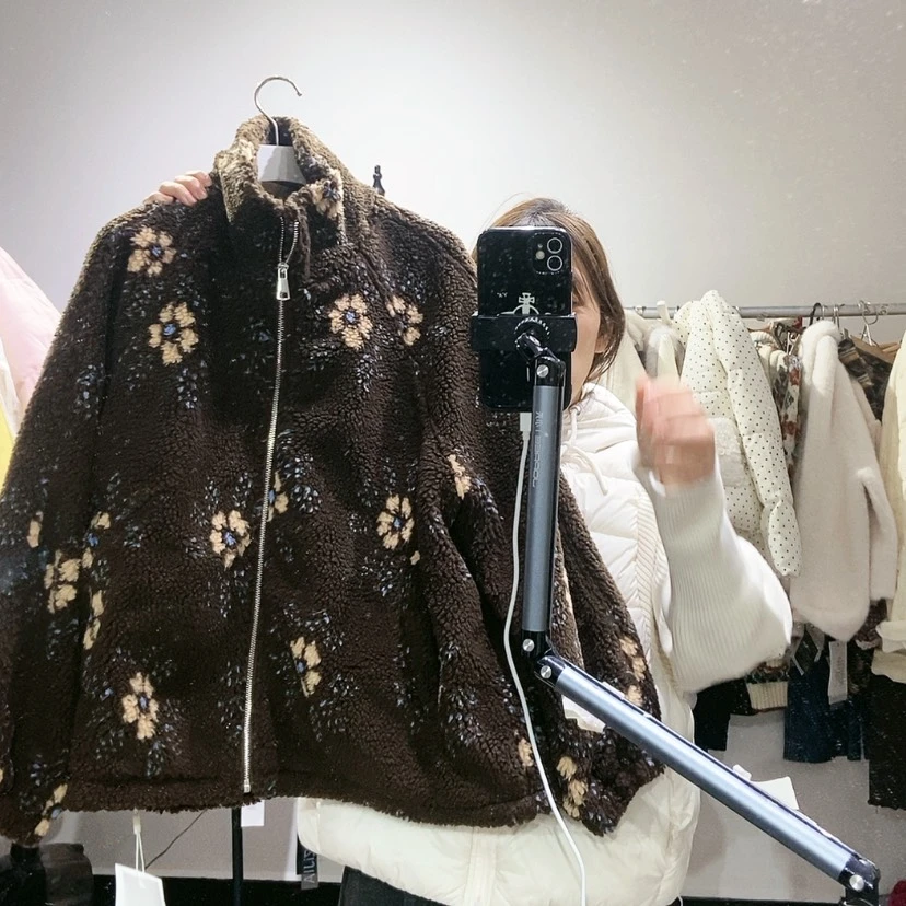 【闪购商品】咖色外套