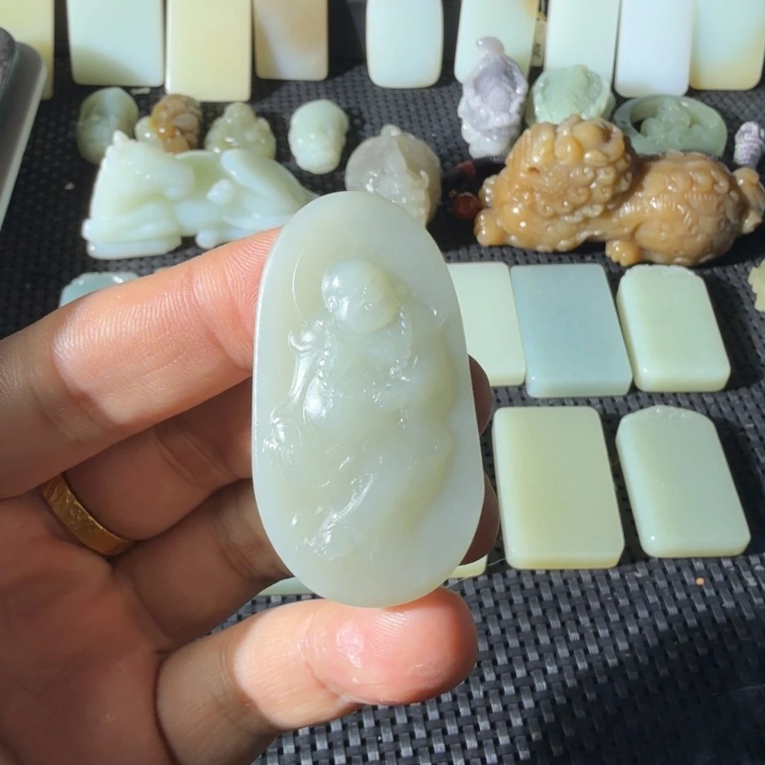 和田玉未镶嵌颈饰