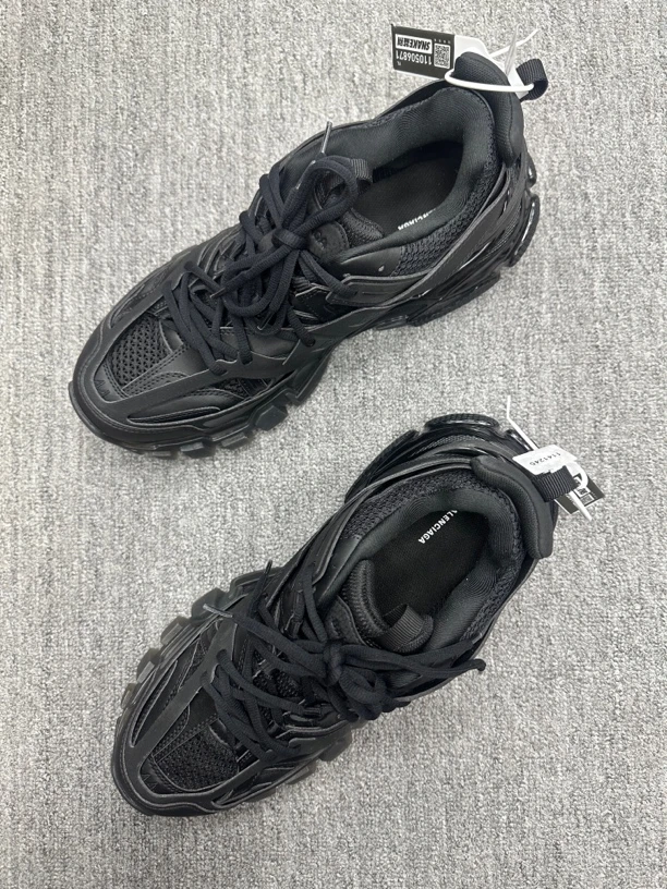99新 Balenciaga/巴黎世家 44 巴黎世家track 老爹鞋纯黑