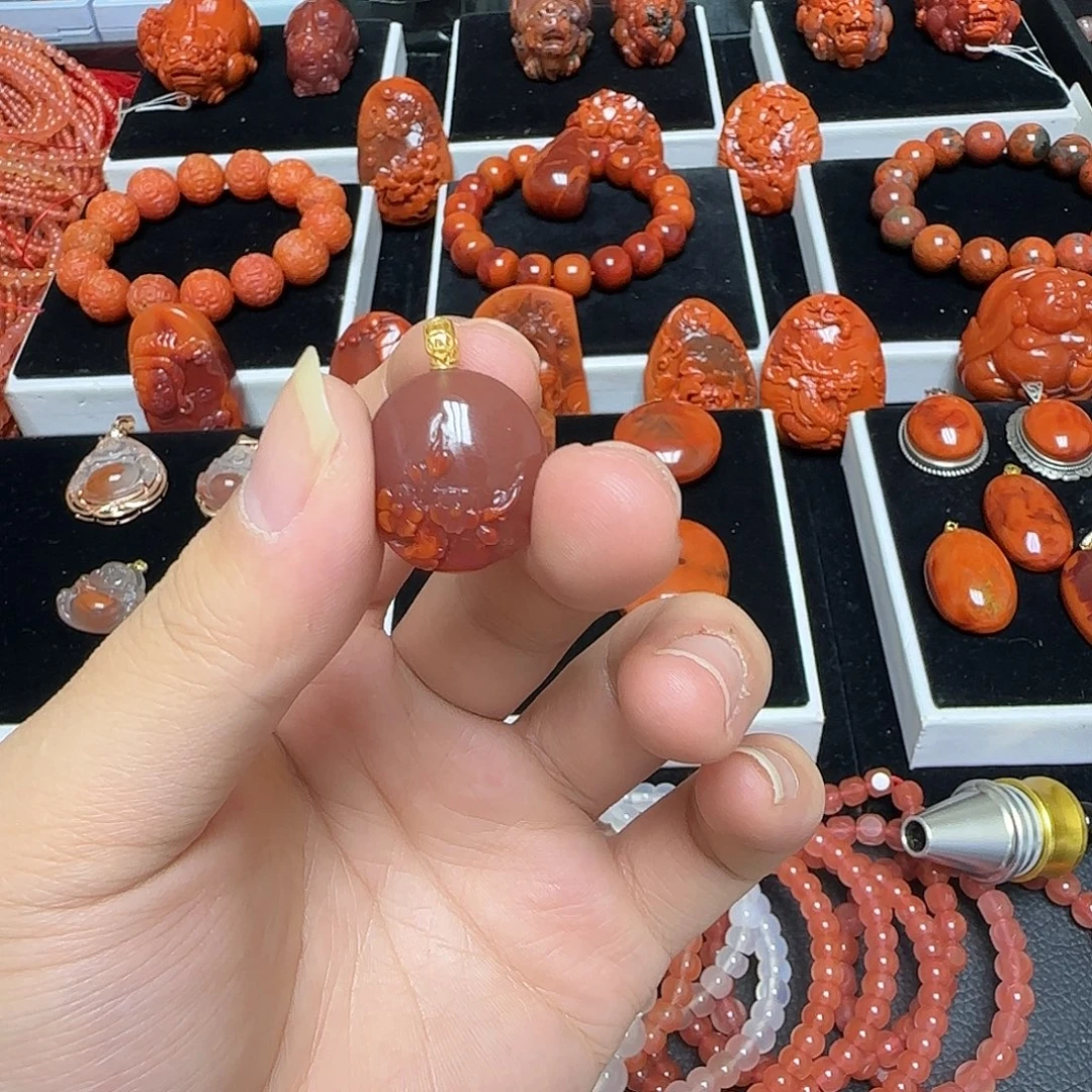 南红玛瑙未镶嵌颈饰