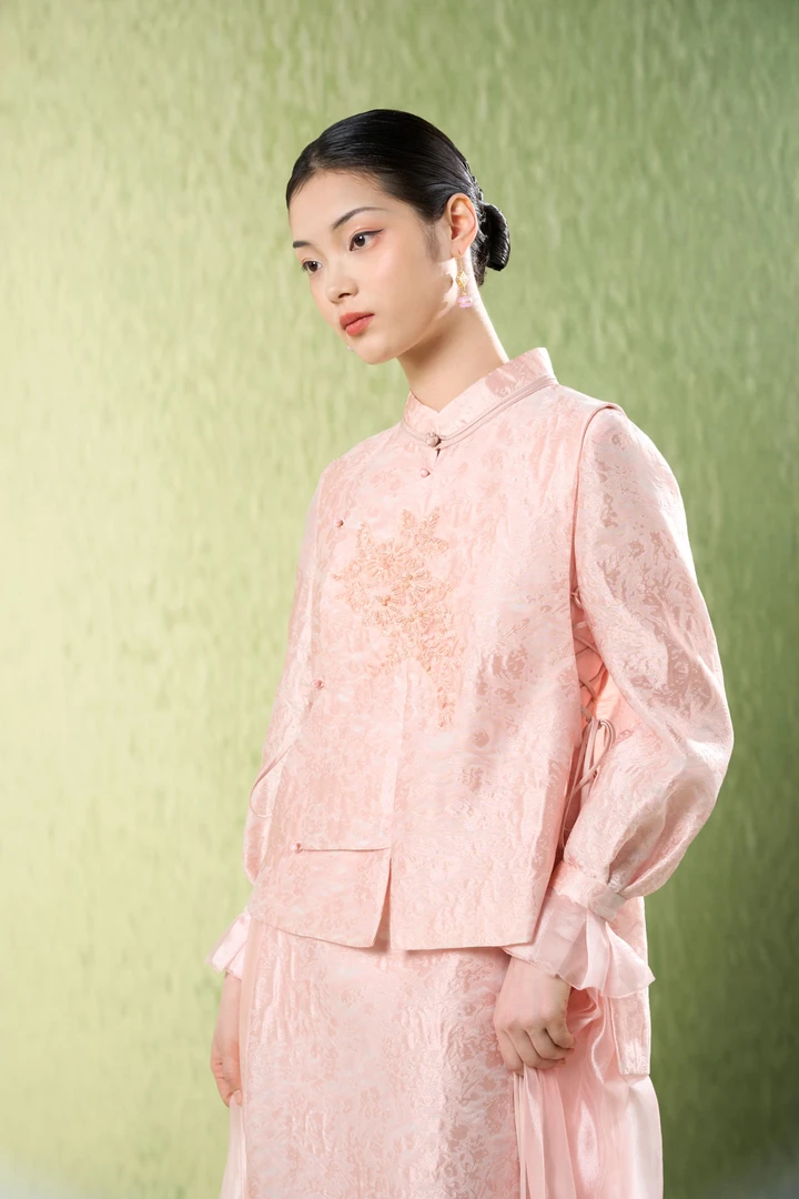 JIXIANGYIJIA/吉祥衣家 东风已作花马甲马甲951267262