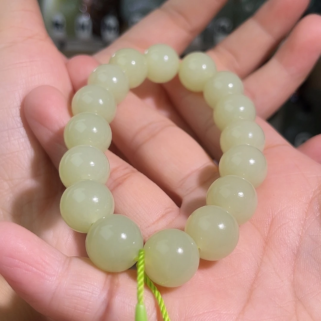 大***港和田玉未镶嵌手串