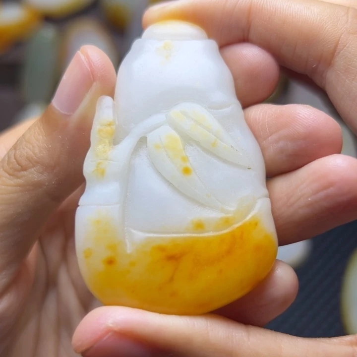 颈饰未镶嵌和田玉