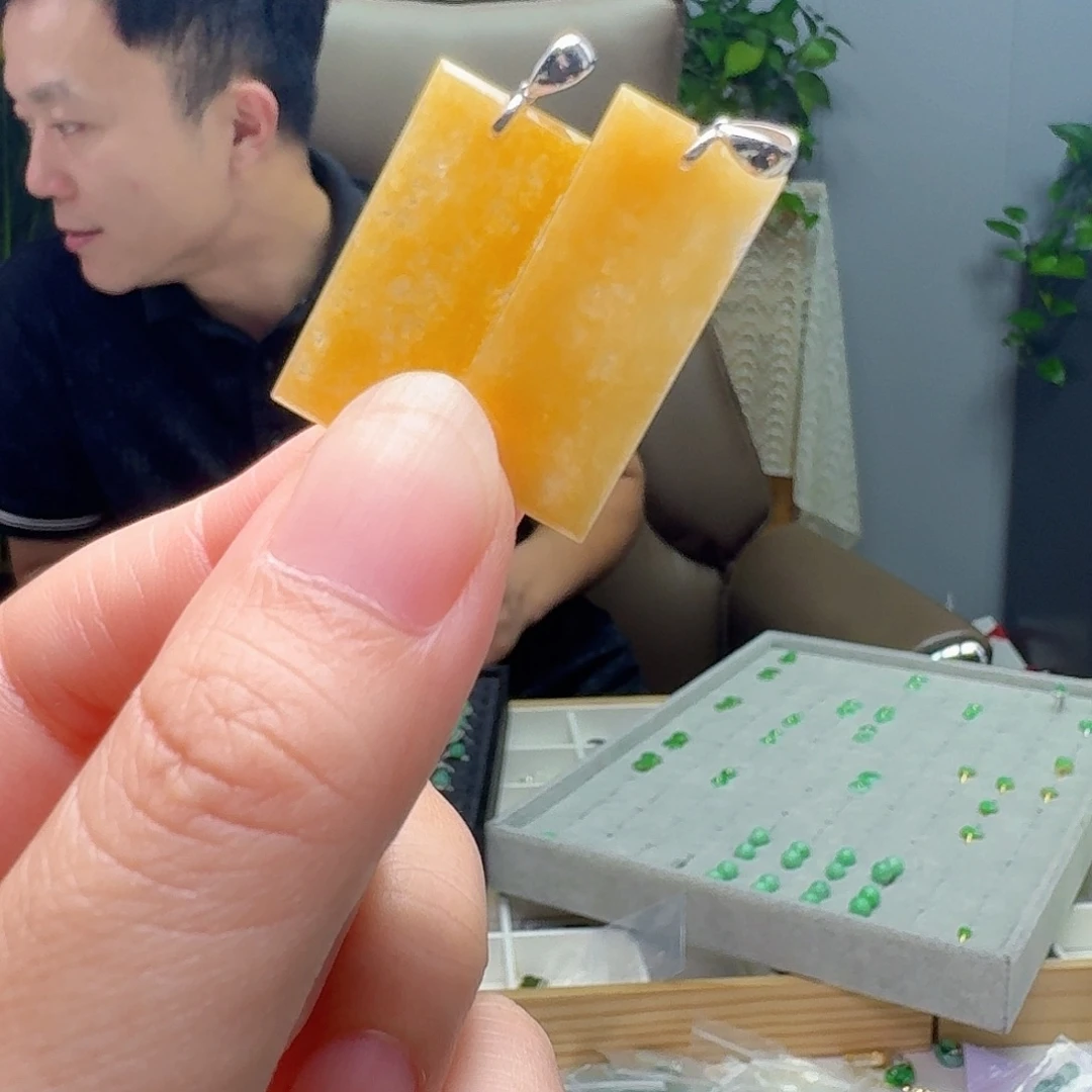 翡翠18K金镶嵌吊坠(不含链)多样性发货其一