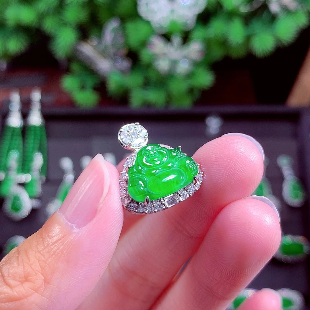 颈饰未镶嵌翡翠天然