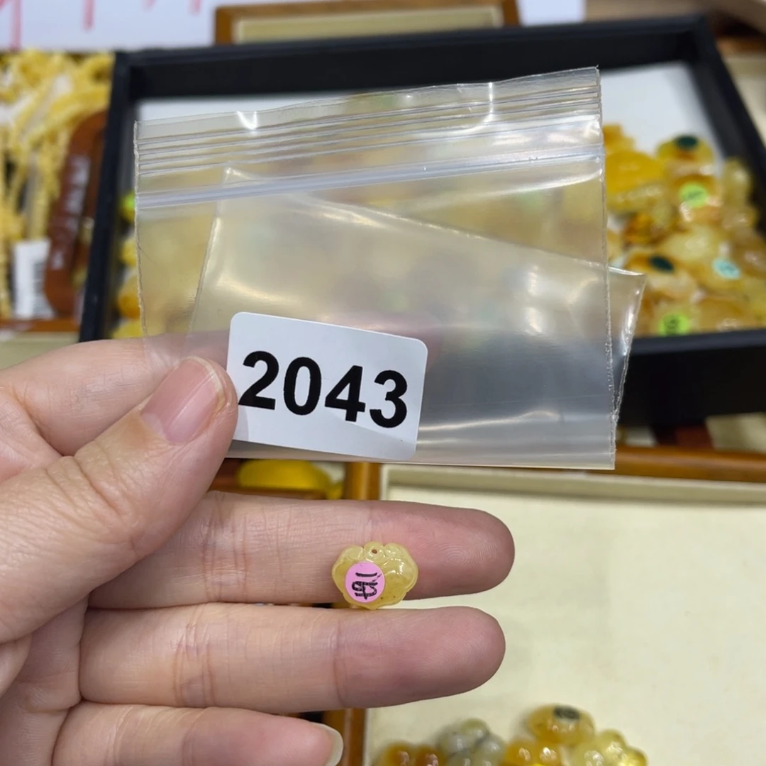 琥珀珠宝奇石未镶嵌