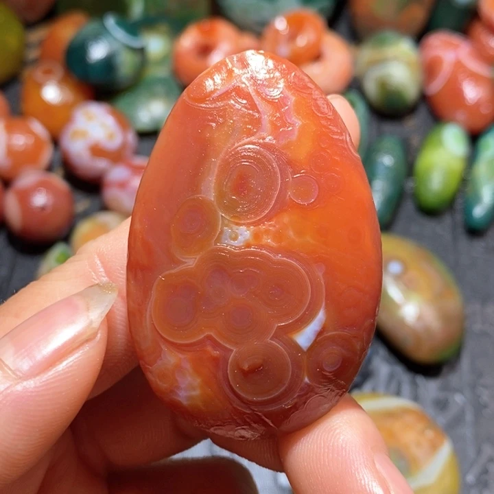 石英质玉颈饰未镶嵌流*雨