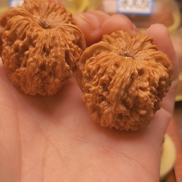 文玩核桃把件边38肚40大凹底137