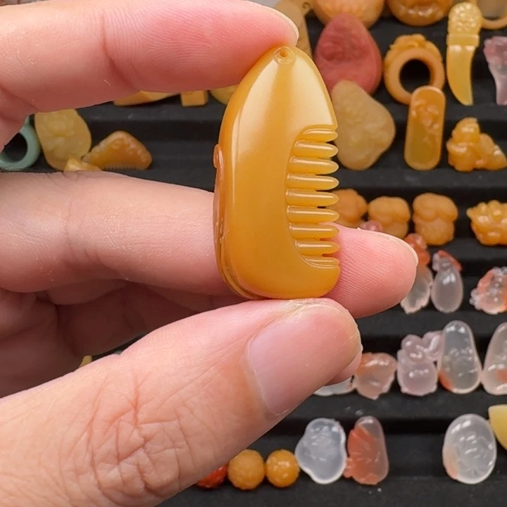 石英质玉未镶嵌颈饰